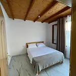 Xhovani Zelna Pensión Nderlysaj