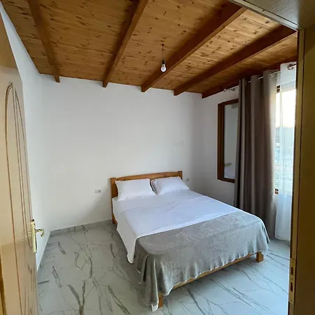Xhovani Zelna Guest house Nderlysaj