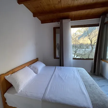 Xhovani Zelna Guest house *