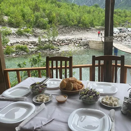 Xhovani Zelna 게스트하우스