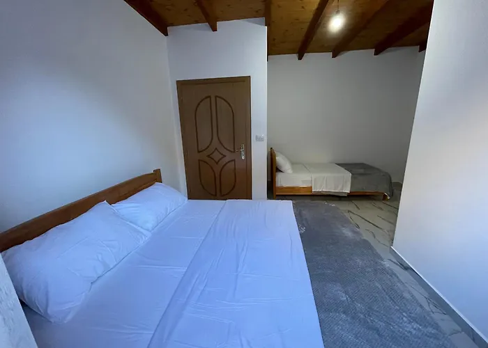 بيت ضيافة Xhovani Zelna