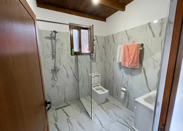 Xhovani Zelna Guest house Nderlysaj